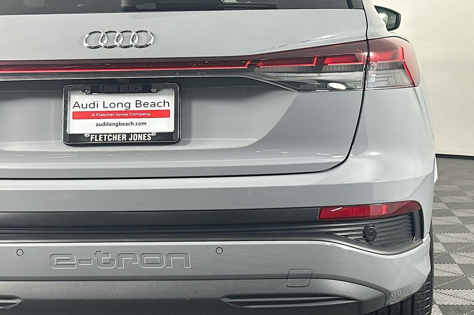 Used 2025 Audi Q4 e-tron Premium Plus w/ Premium Plus RWD image 16
