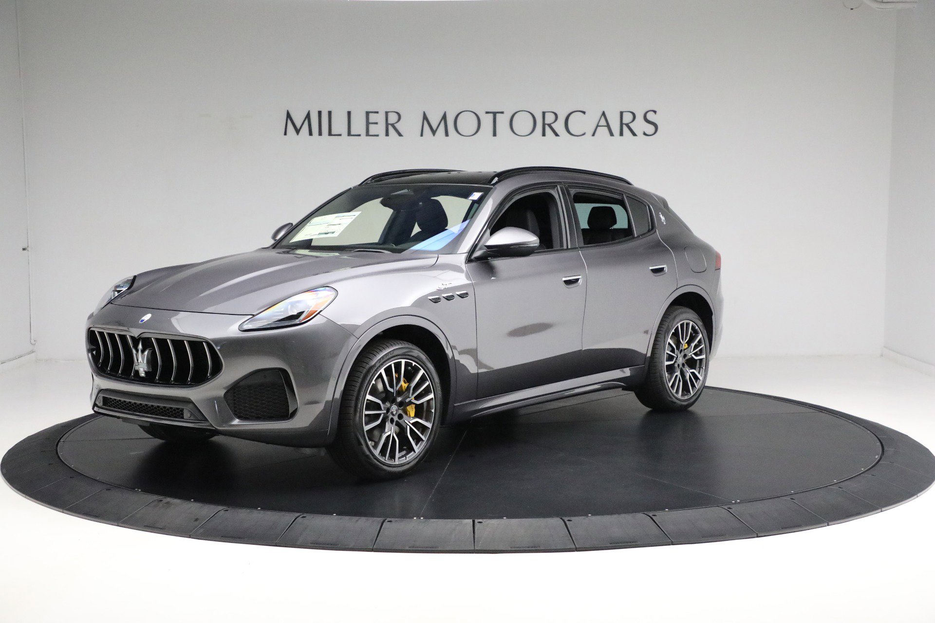 New 2024 Maserati Grecale GT image 4