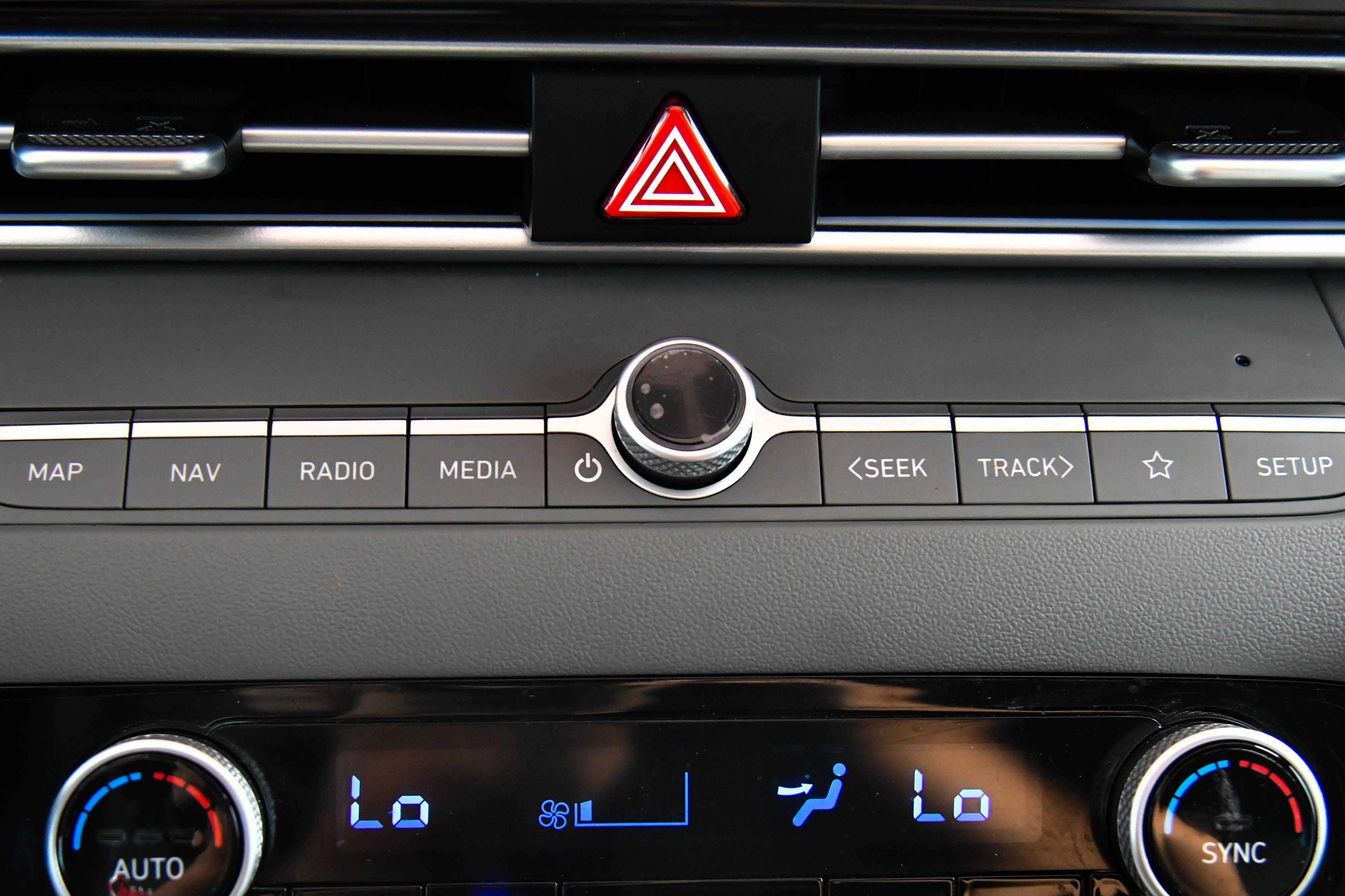 Used 2024 Hyundai Elantra SEL image 23