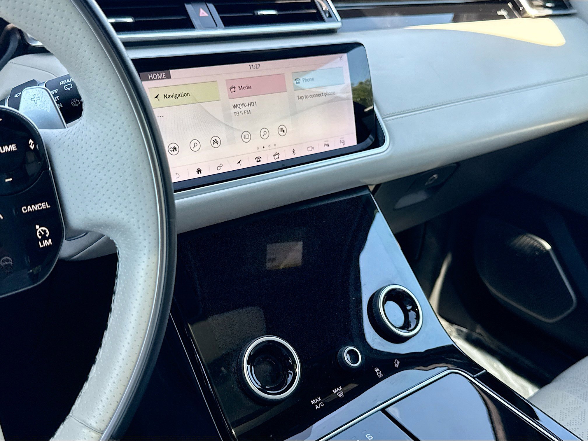 Used 2018 Land Rover Range Rover Velar AWD/4WD image 27