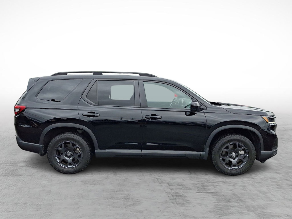 Used 2025 Honda Pilot TrailSport image 6