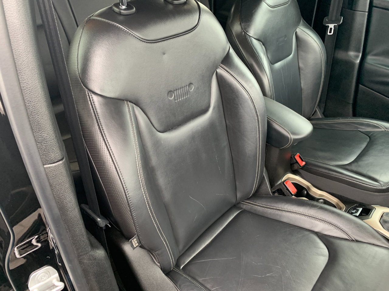 Used 2017 Jeep Renegade Limited image 39