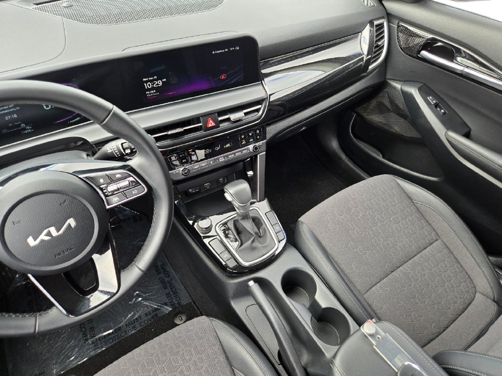 Certified 2025 Kia Seltos S FWD image 21