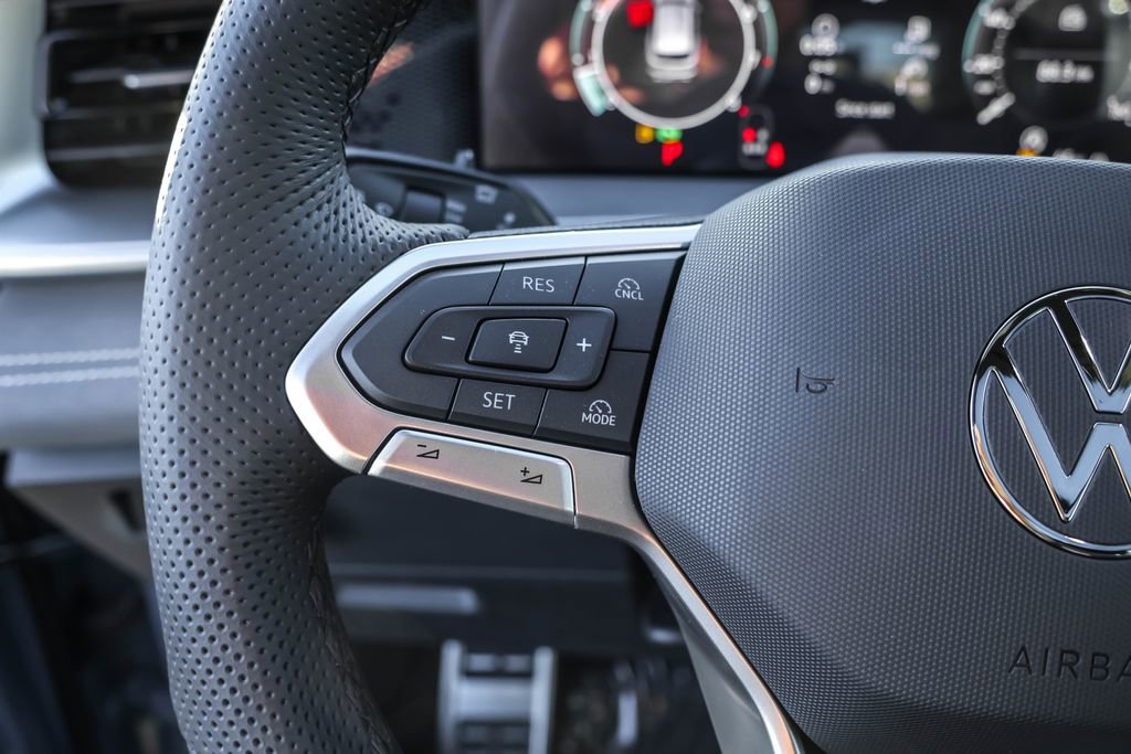 New 2026 Volkswagen Tiguan SE R-Line image 26