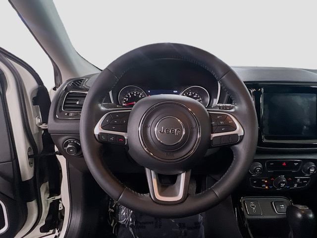 Used 2019 Jeep Compass Latitude FWD image 11