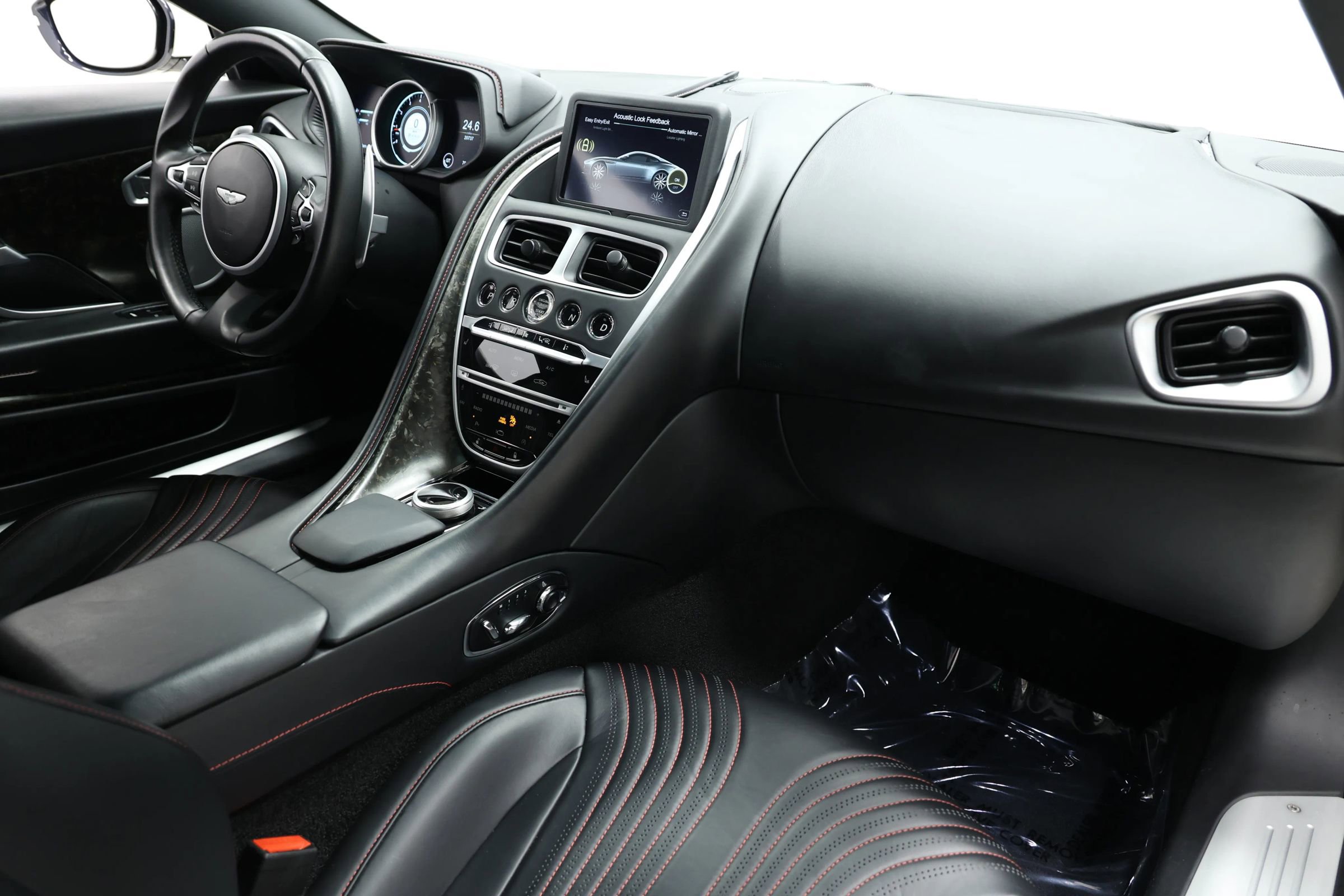 Used 2018 Aston Martin DB11 Coupe image 69