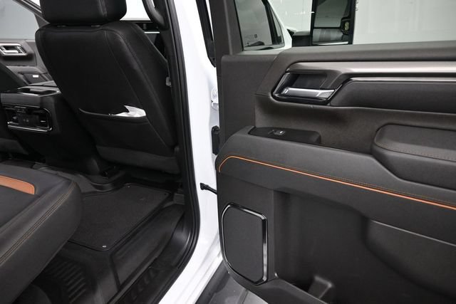 Used 2025 GMC Sierra 2500 AT4 AWD/4WD image 13