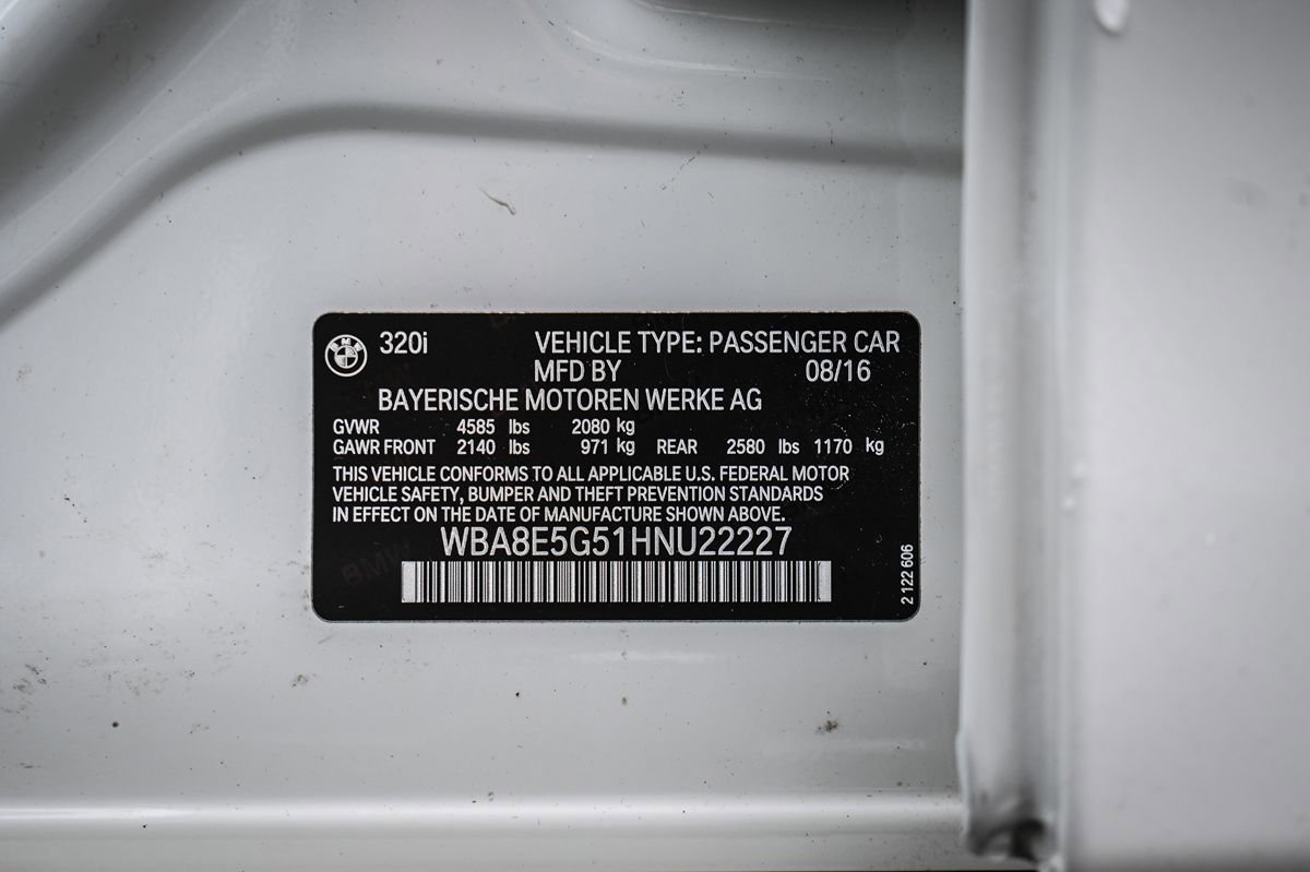 Used 2017 BMW 320i xDrive Sedan AWD/4WD image 19