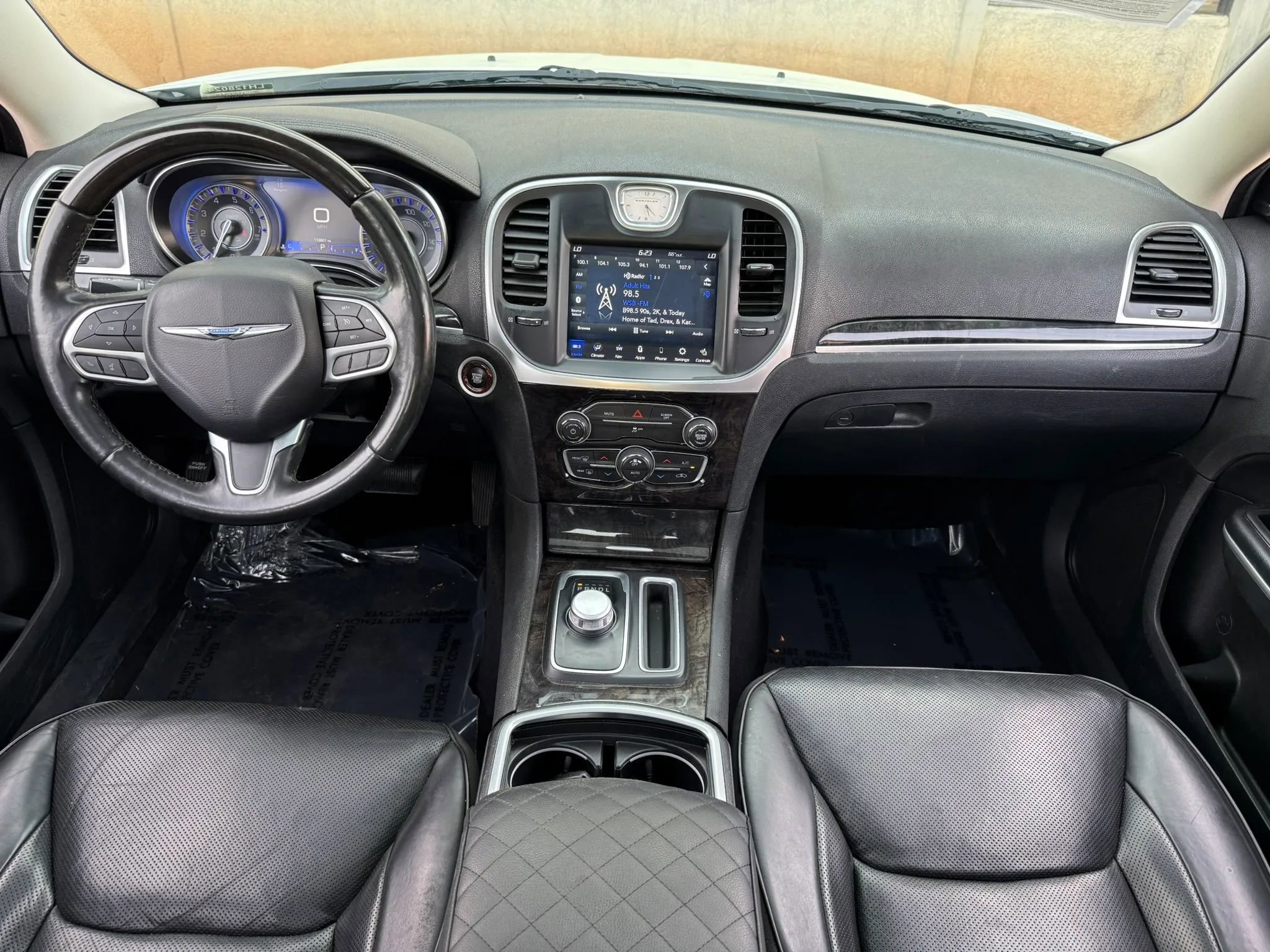 Used 2020 Chrysler 300 Limited image 16