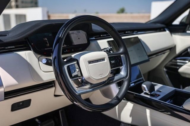 New 2025 Land Rover Range Rover SE image 21