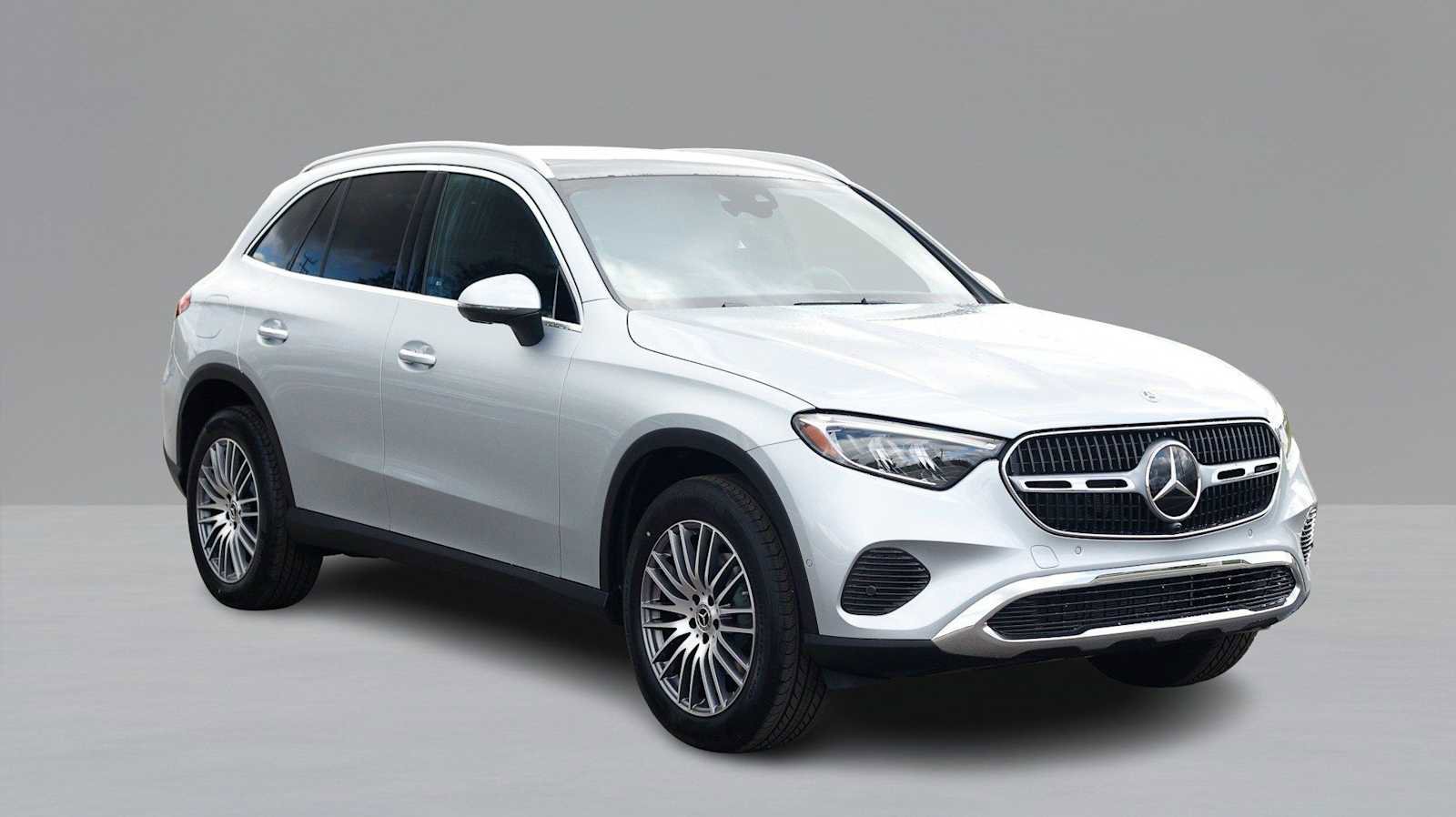 Used 2026 Mercedes-Benz GLC 300 4MATIC image 3