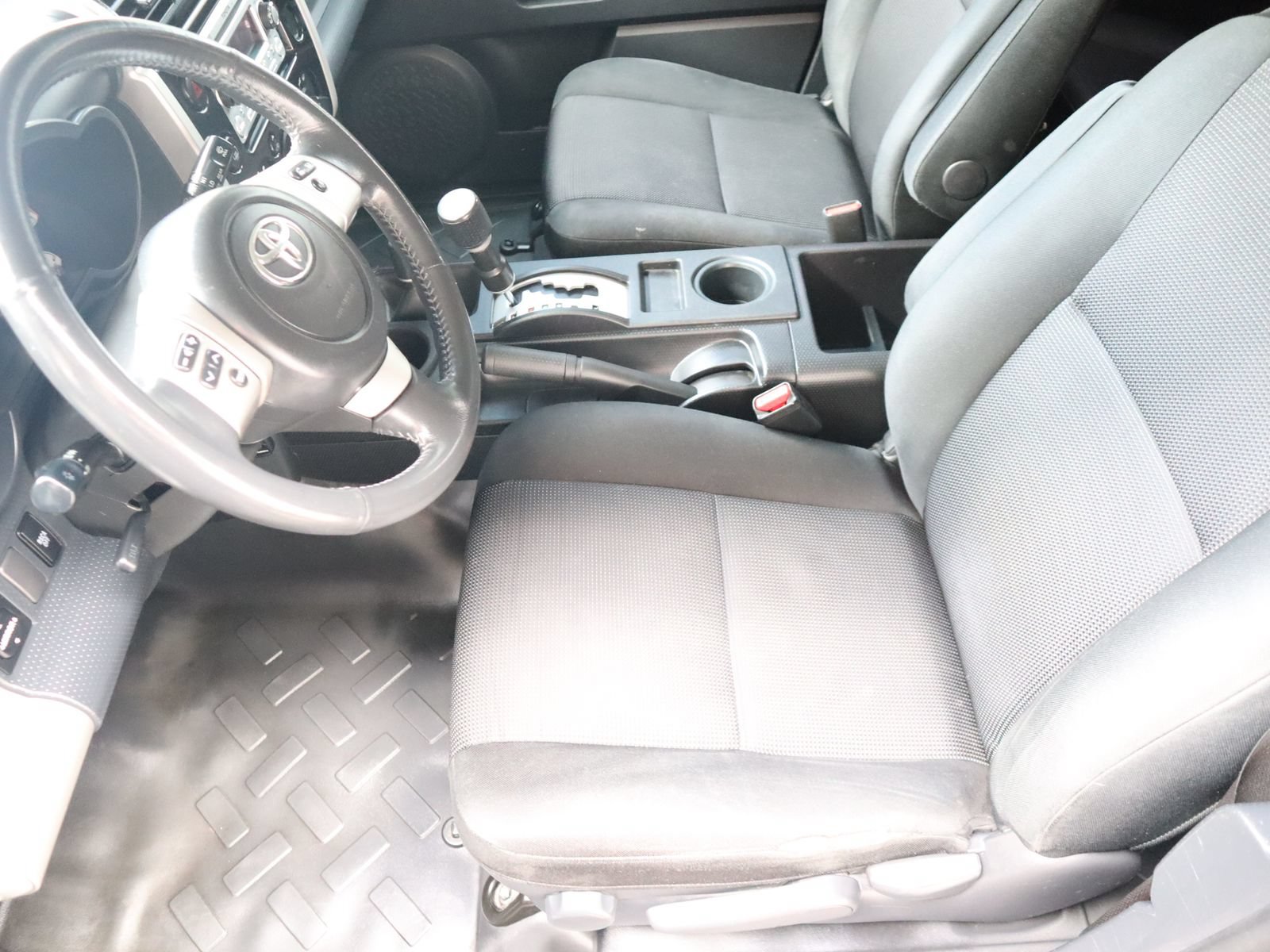 Used 2011 Toyota FJ Cruiser 4WD w/ Upgrade Pkg image 23