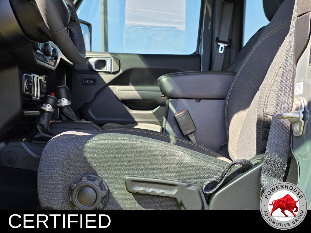Used 2025 Jeep Wrangler Sport AWD/4WD image 23