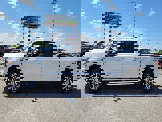 New 2025 Ford F150 Lariat w/ Equipment Group 501A Mid image 4