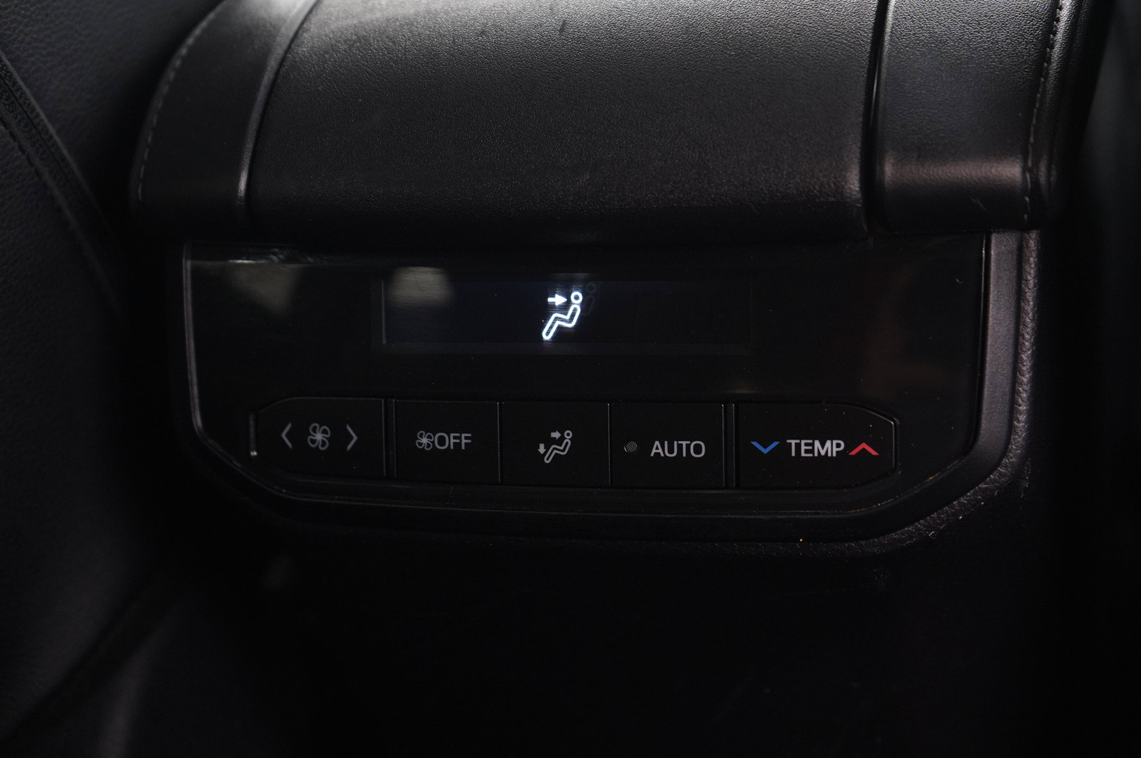 Used 2025 Toyota Highlander XSE AWD/4WD image 17