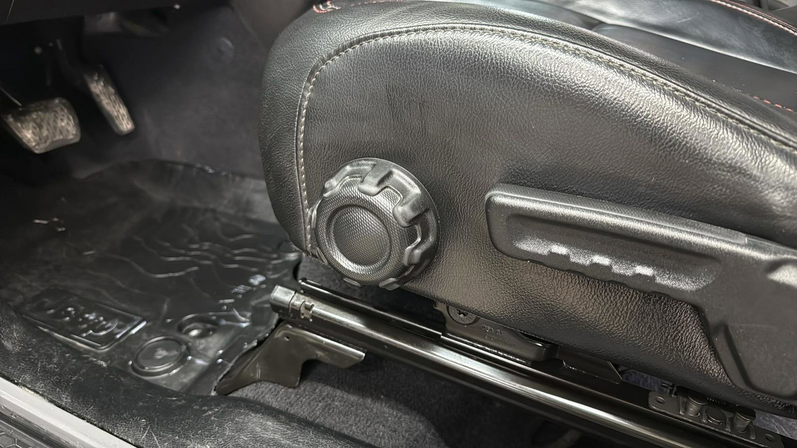 Used 2019 Jeep Wrangler Unlimited Rubicon AWD/4WD image 11