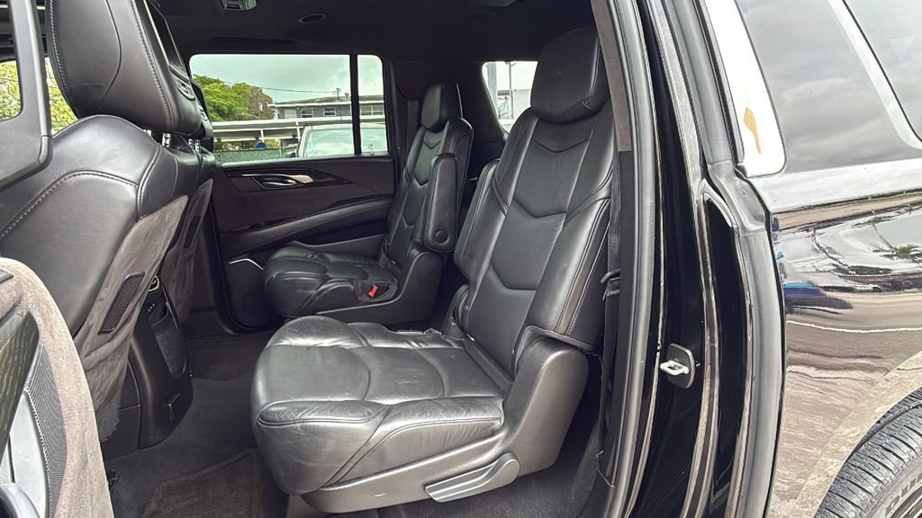 Used 2018 Cadillac Escalade ESV Platinum AWD/4WD image 27