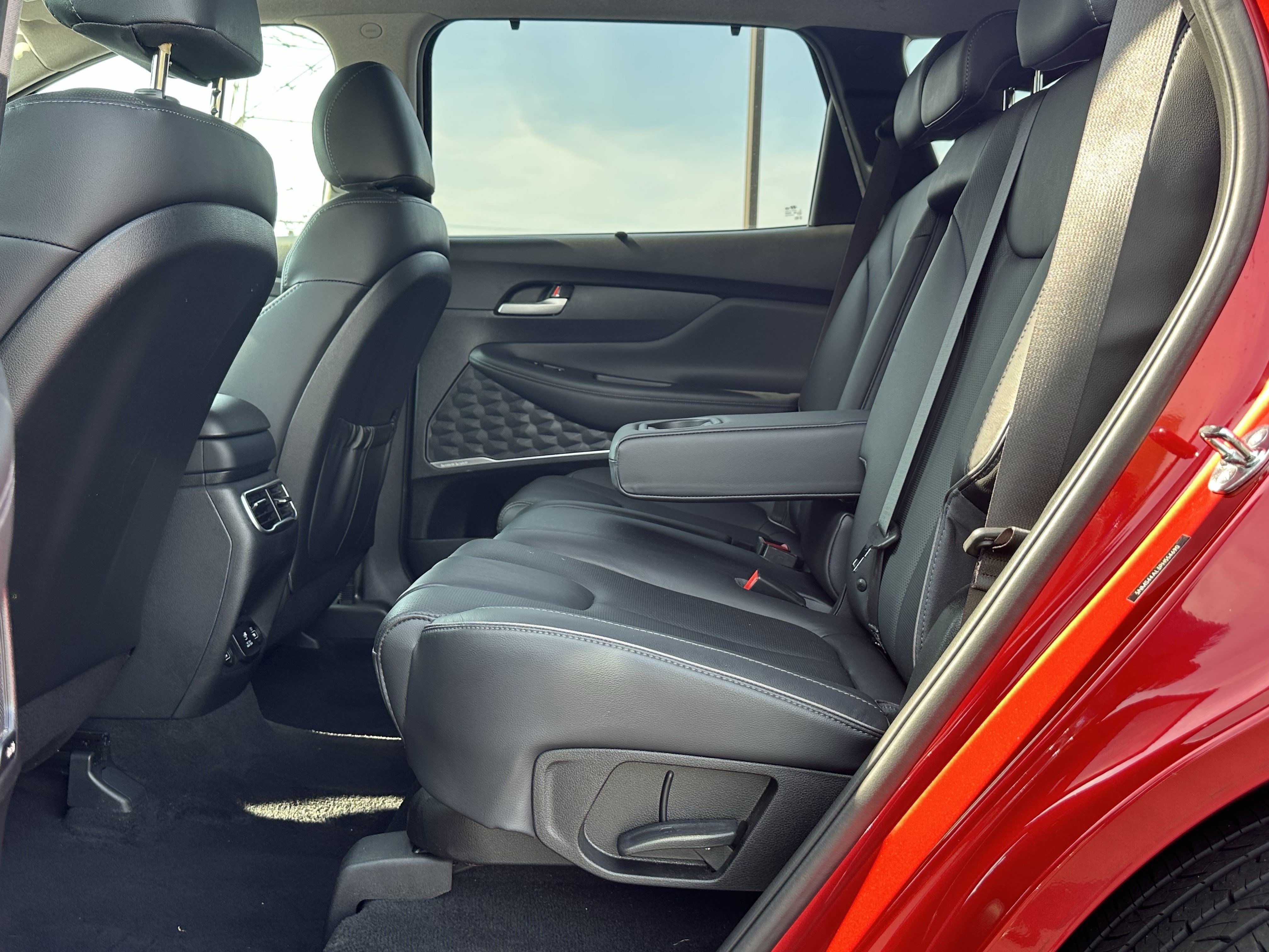Used 2023 Hyundai Santa Fe Limited w/ Cargo Package FWD image 19