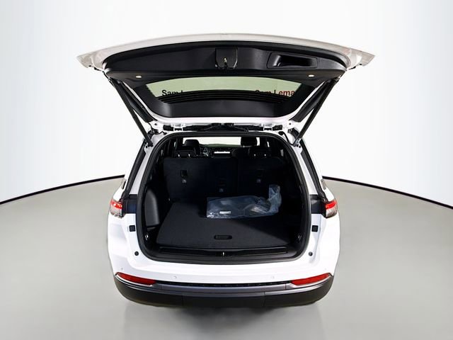 New 2026 Jeep Grand Cherokee Laredo image 25