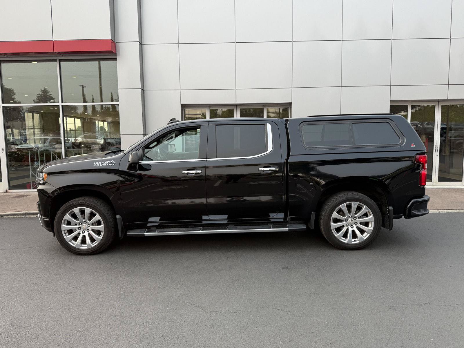 Used 2019 Chevrolet Silverado 1500 High Country AWD/4WD image 2