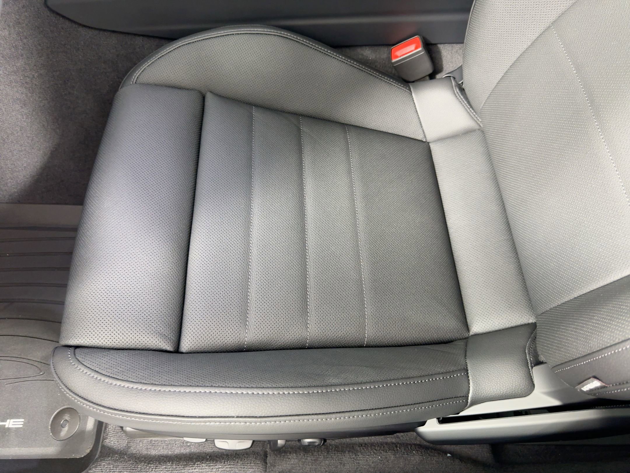 Used 2026 Porsche Panamera image 14