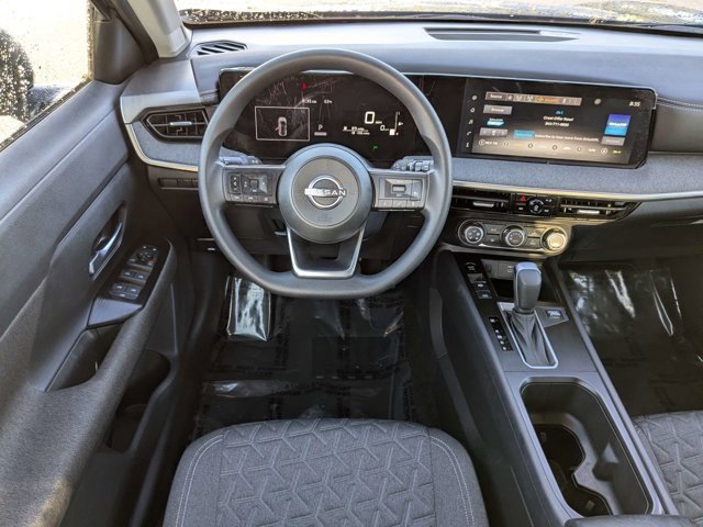 Used 2025 Nissan Kicks SV image 17