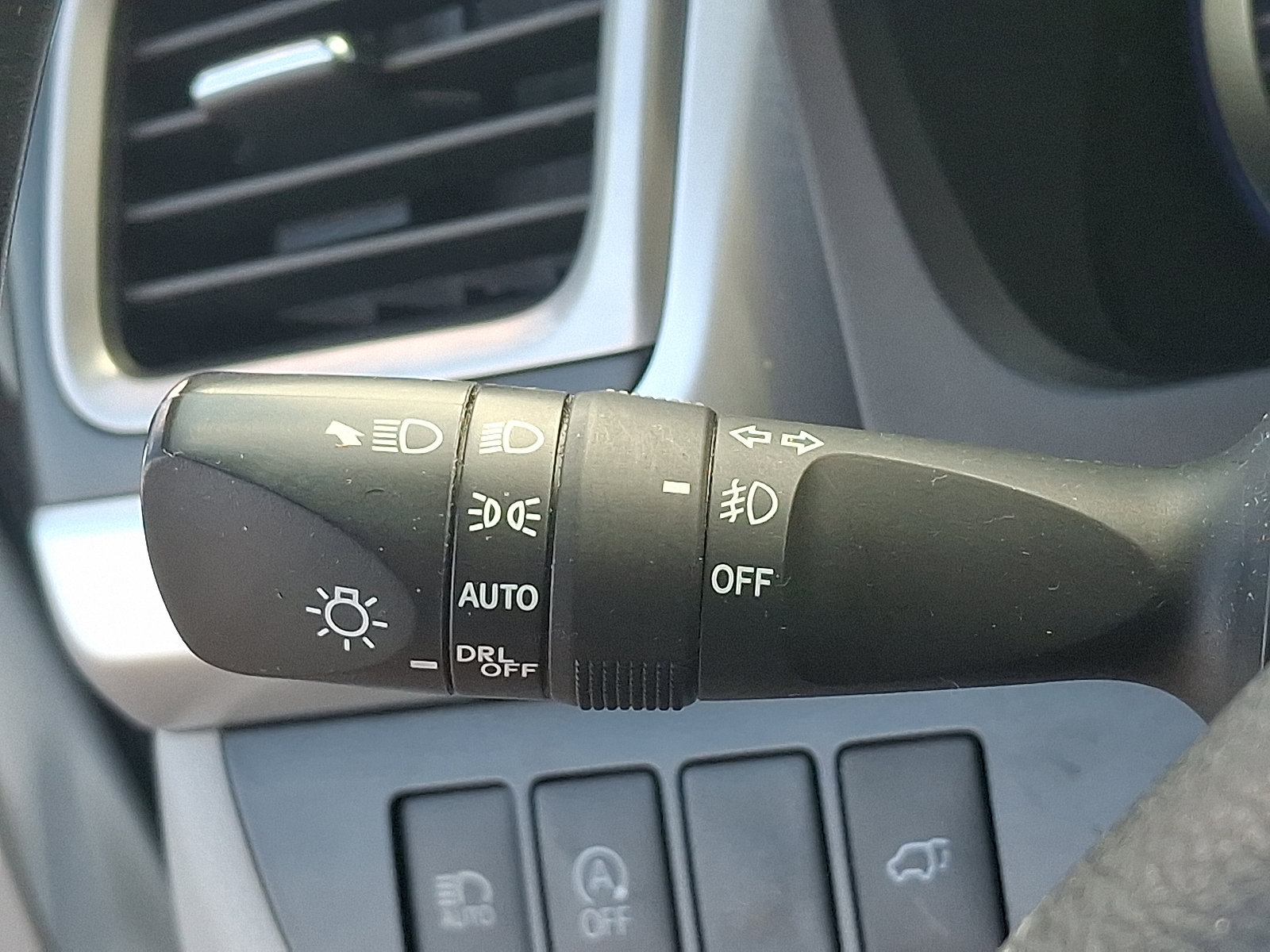 Used 2019 Toyota Highlander XLE AWD/4WD image 27