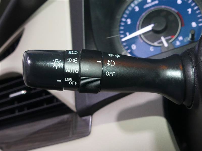 Used 2015 Toyota Sienna XLE FWD image 33