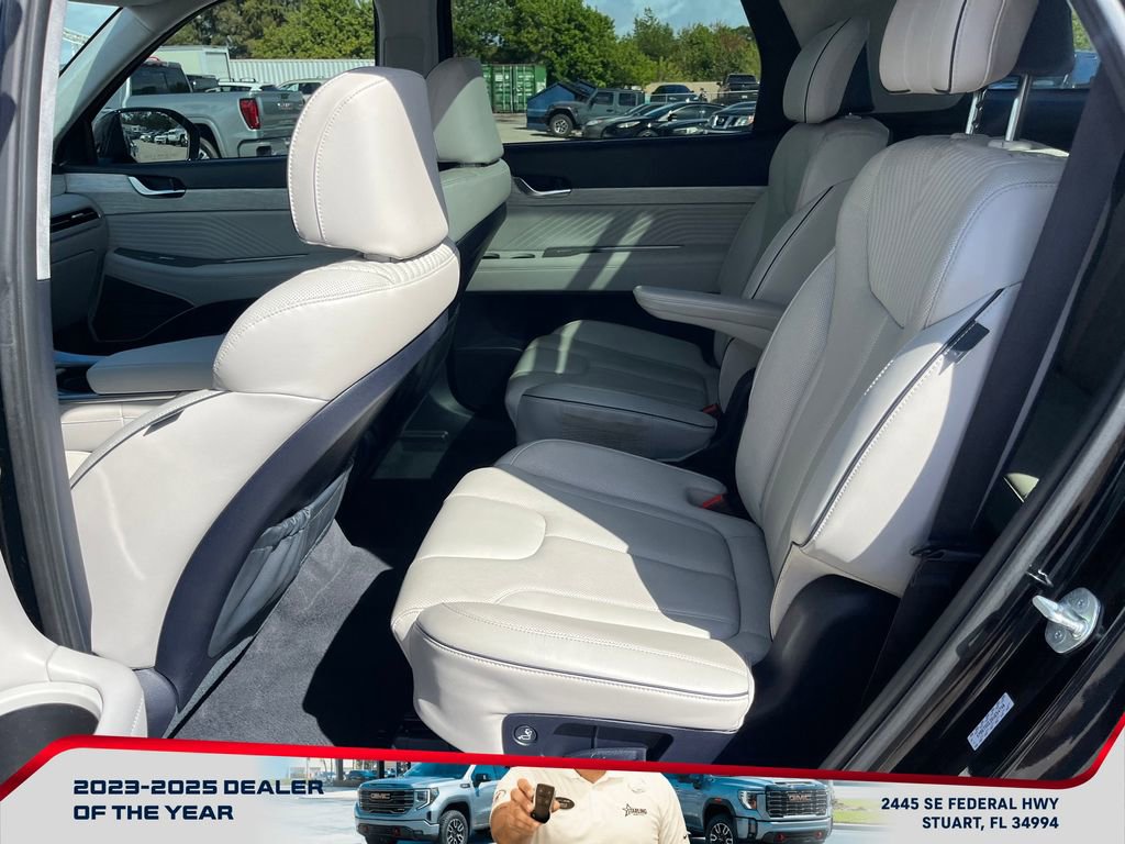 Used 2024 Hyundai Palisade Calligraphy image 11