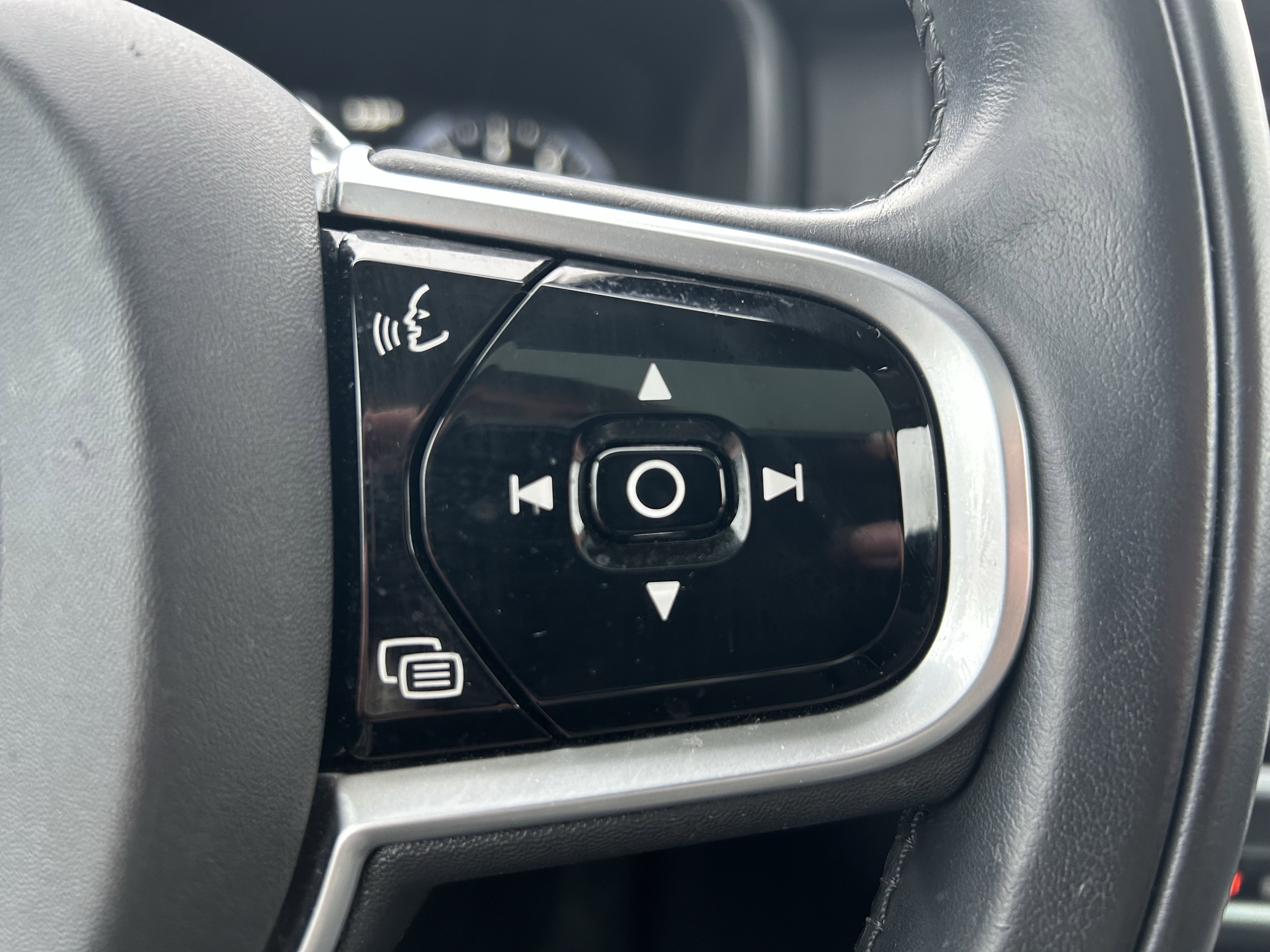 Used 2018 Volvo V90 T5 Cross Country w/ Plus Package image 19