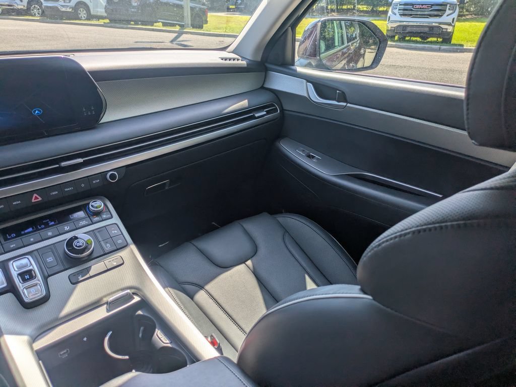 Used 2024 Hyundai Palisade SEL FWD image 16