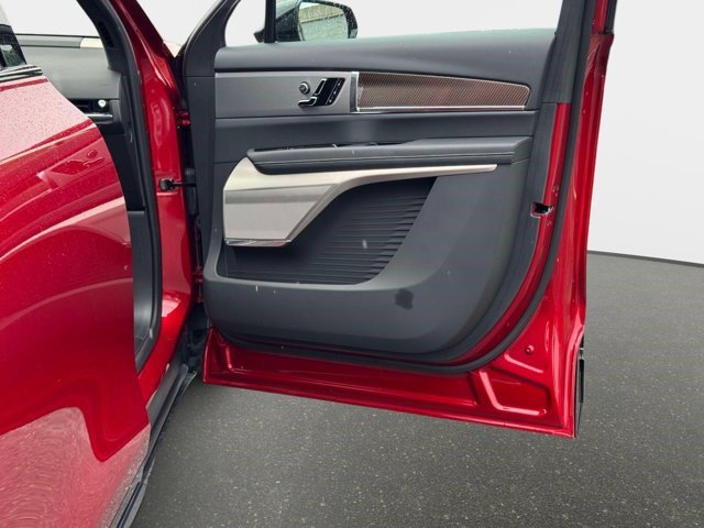 Certified 2026 Cadillac Vistiq Luxury w/ LPO, Floor Liner Package AWD/4WD image 15