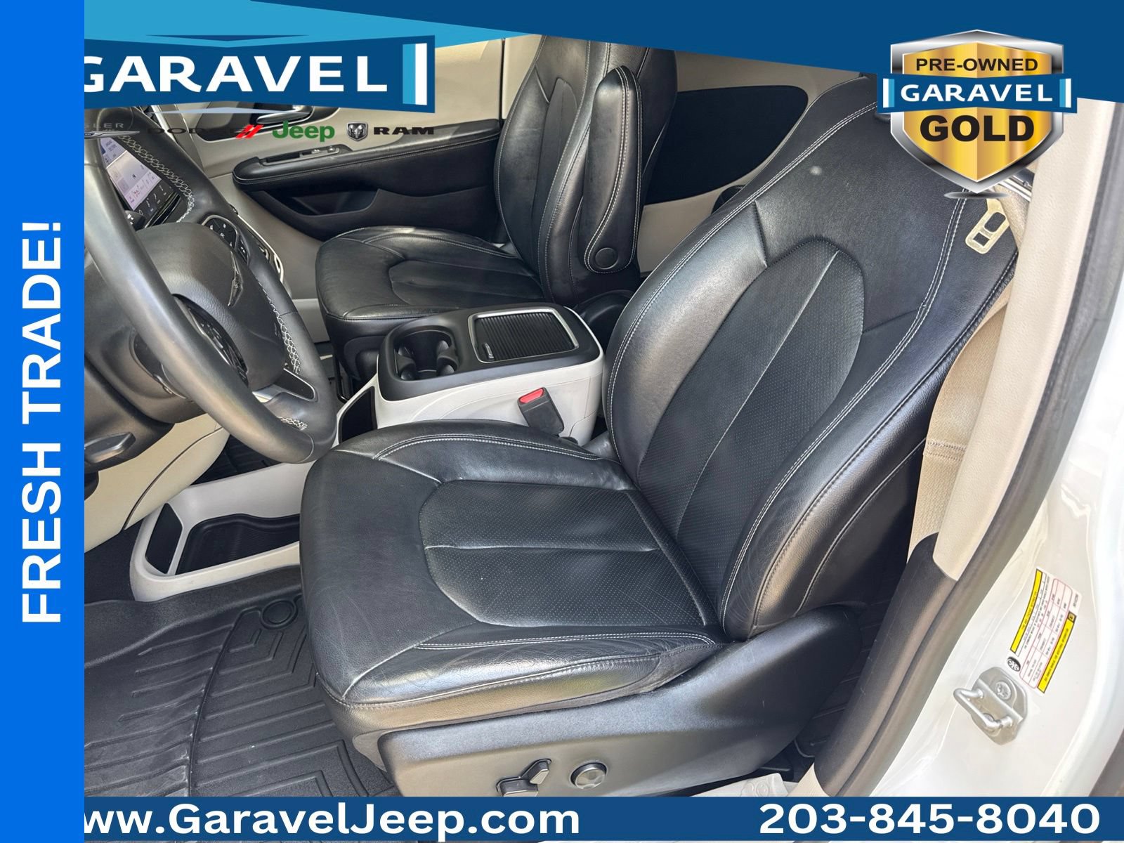 Used 2022 Chrysler Pacifica Touring-L FWD image 3
