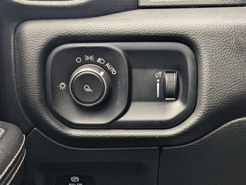 Used 2024 RAM 1500 Laramie AWD/4WD image 22