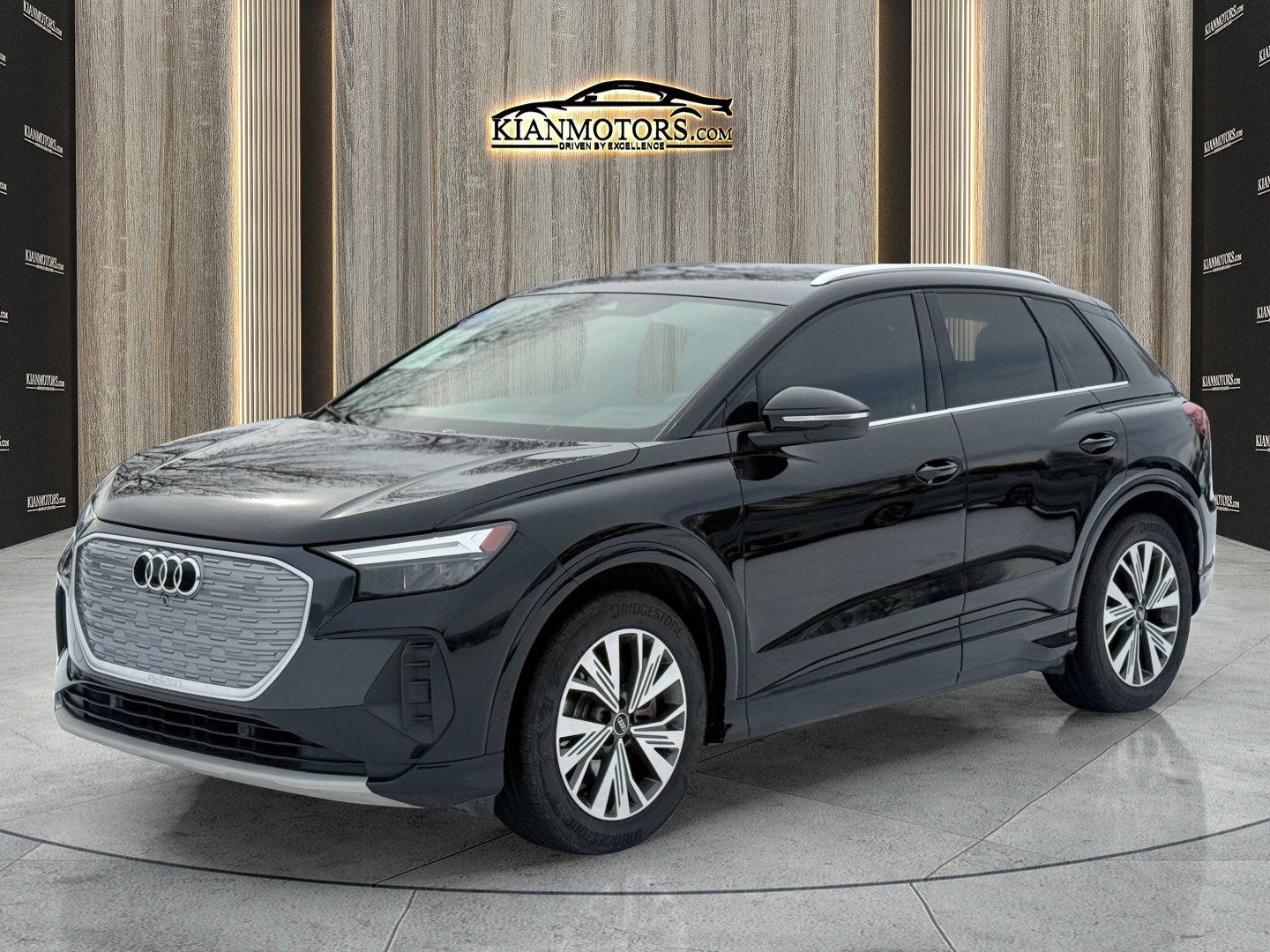 Used 2023 Audi Q4 e-tron Premium Plus w/ Premium Plus image 3