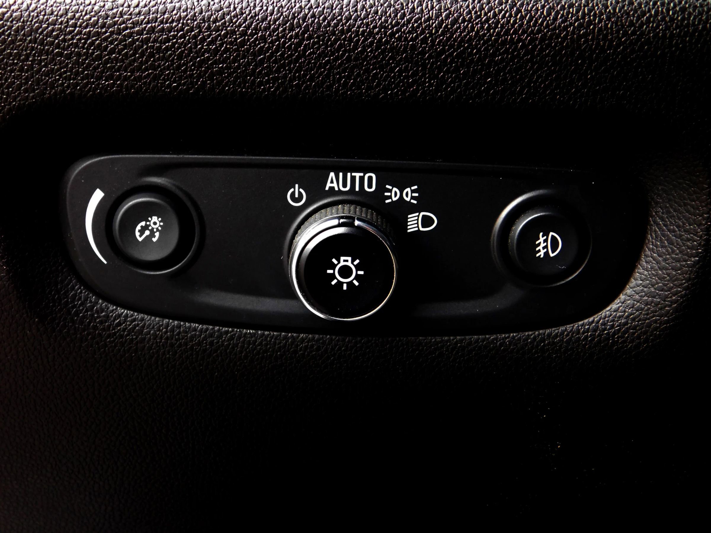 Used 2021 Chevrolet Traverse LT FWD image 24