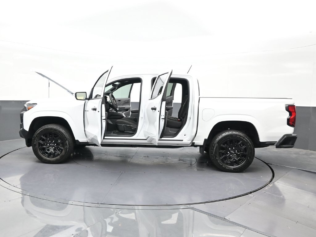 Used 2026 Chevrolet Colorado W/T w/ WT Custom Package RWD image 30