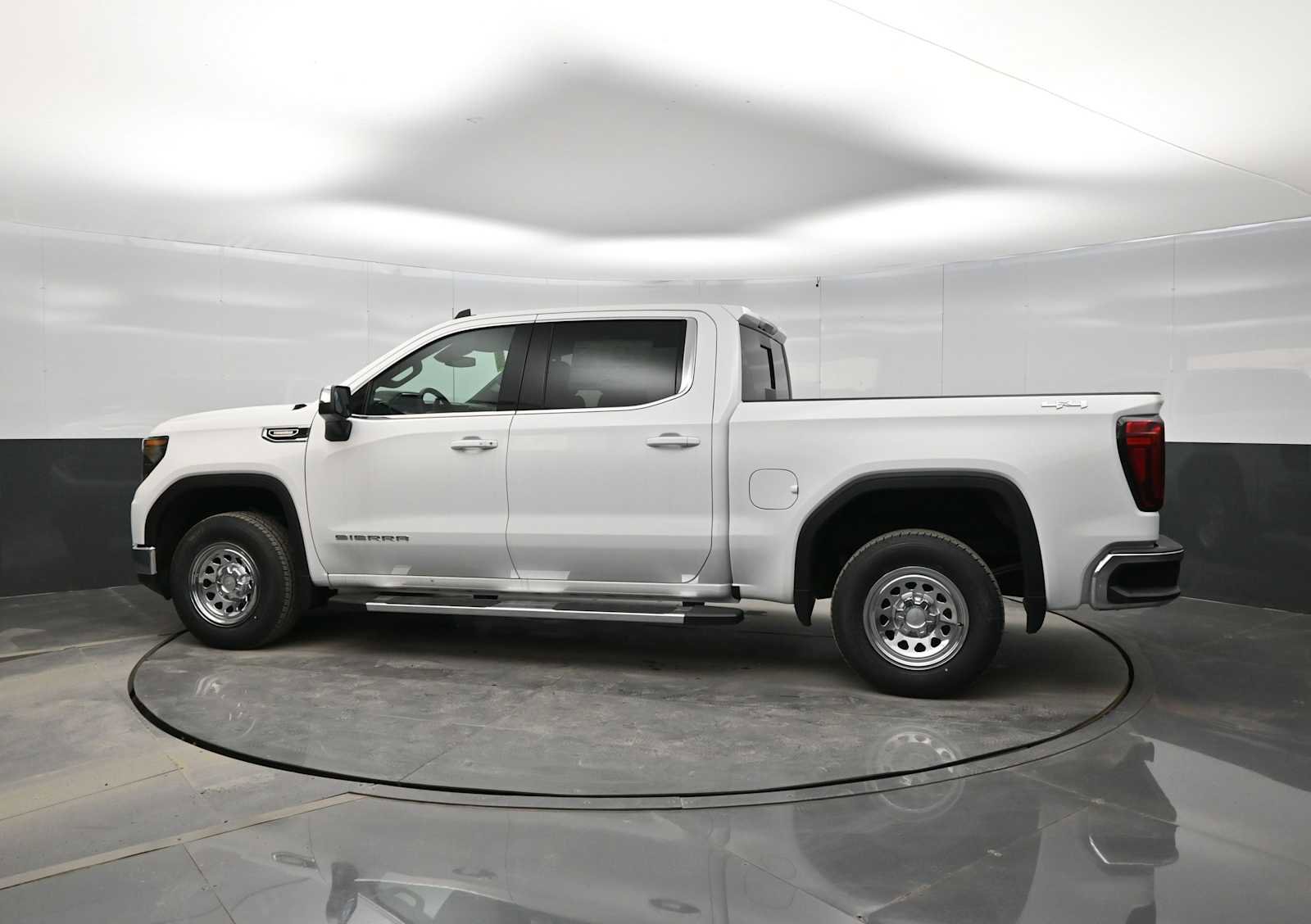 New 2026 GMC Sierra 1500 SLE w/ Preferred Package image 5