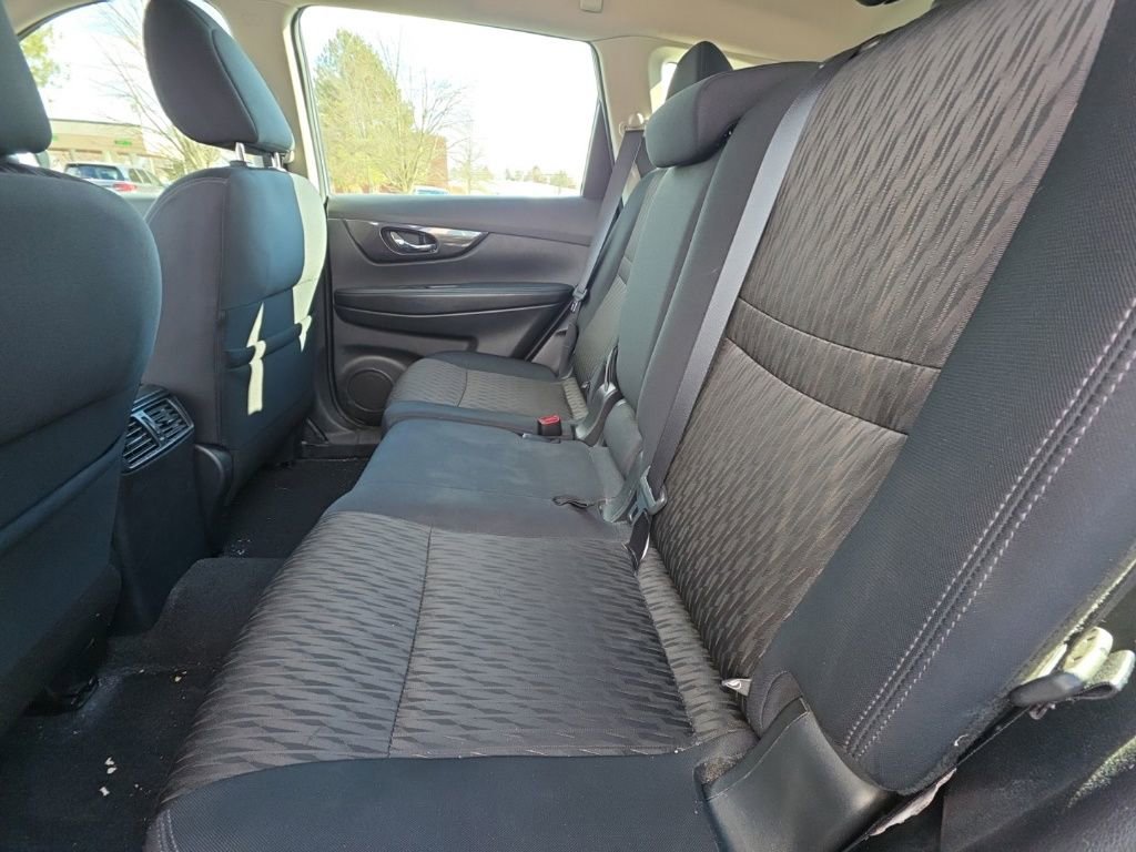 Used 2018 Nissan Rogue S image 20