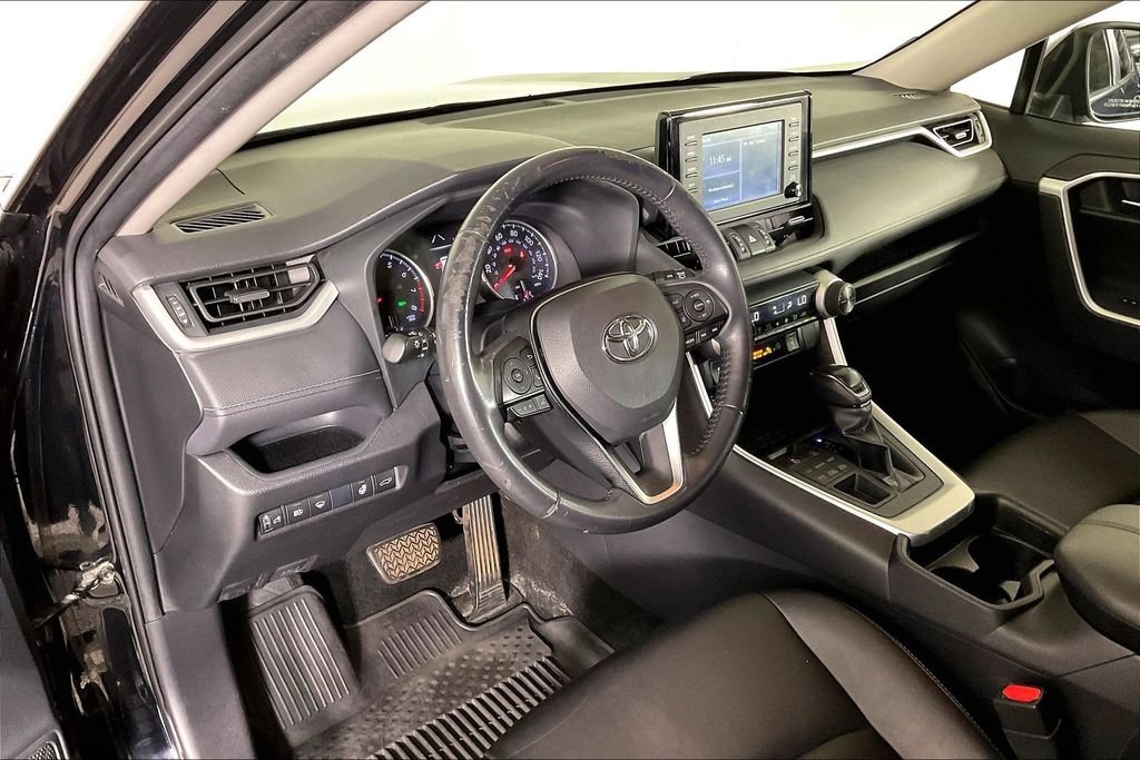 Used 2019 Toyota RAV4 XLE Premium w/ Cold Weather Package AWD/4WD image 14