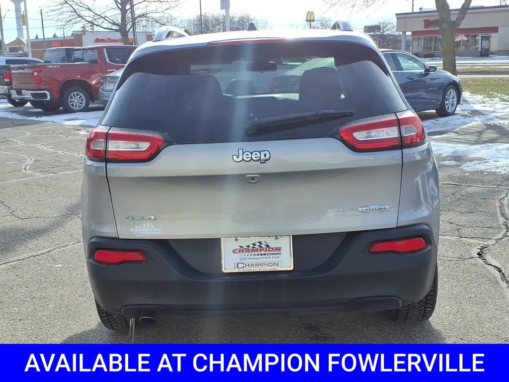 Used 2016 Jeep Cherokee Latitude w/ Cold Weather Group image 5