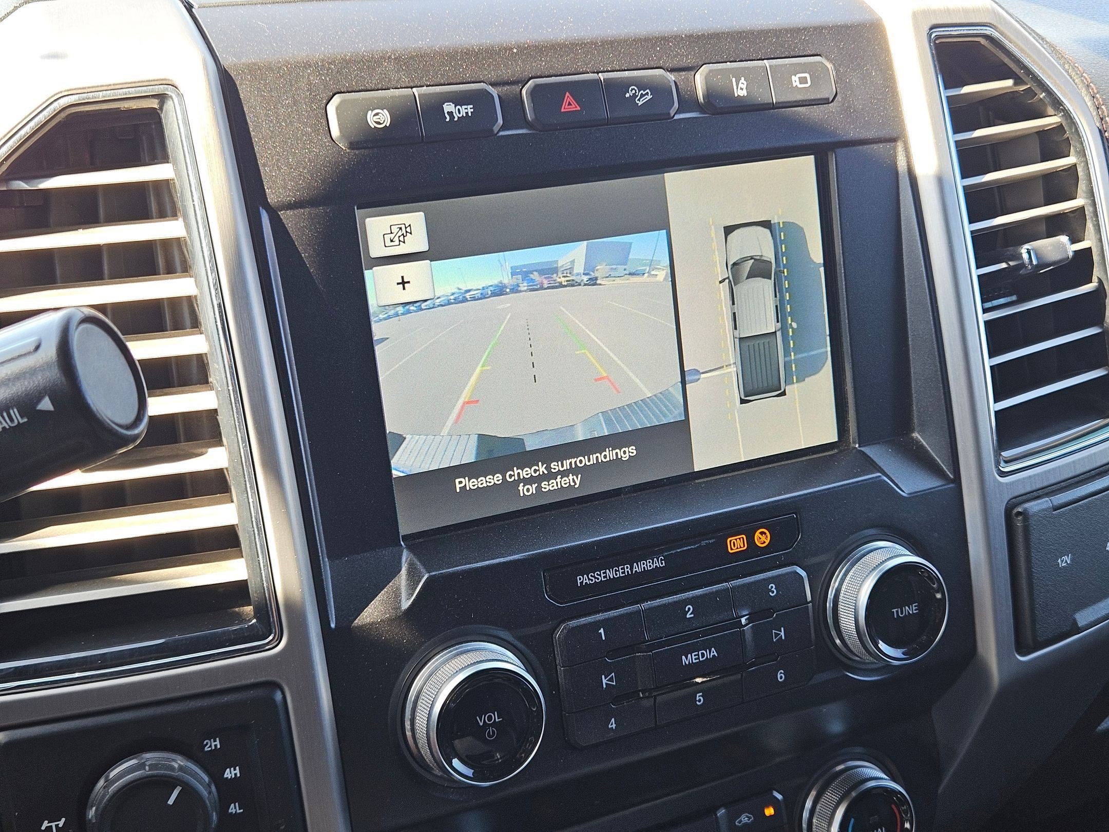 Used 2019 Ford F250 Platinum w/ Platinum Ultimate Package AWD/4WD image 23