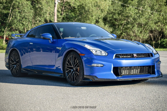Used 2024 Nissan GT-R AWD/4WD image 12
