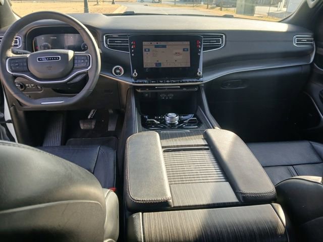 Used 2023 Jeep Wagoneer Series III w/ Premium Group I image 3