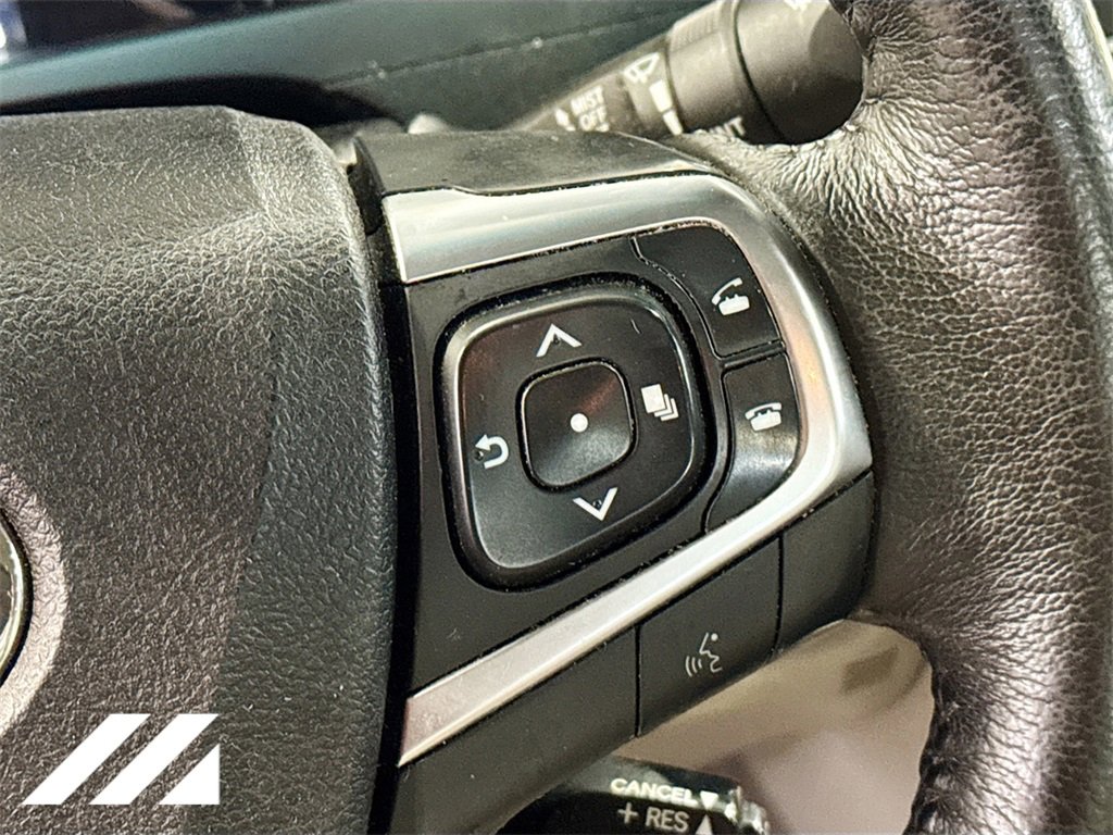 Used 2017 Toyota Camry XLE image 12