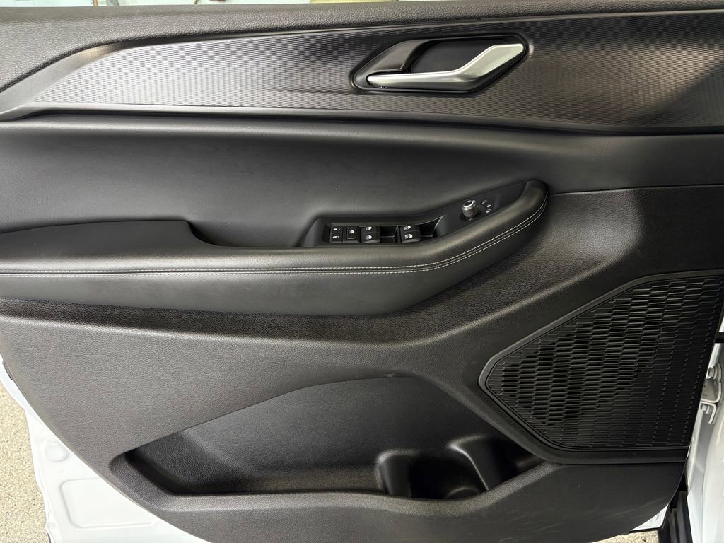 Used 2023 Jeep Grand Cherokee L Laredo w/ Luxury Tech Group I image 15