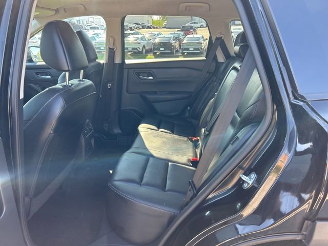 Used 2024 Nissan Rogue SL AWD/4WD image 9