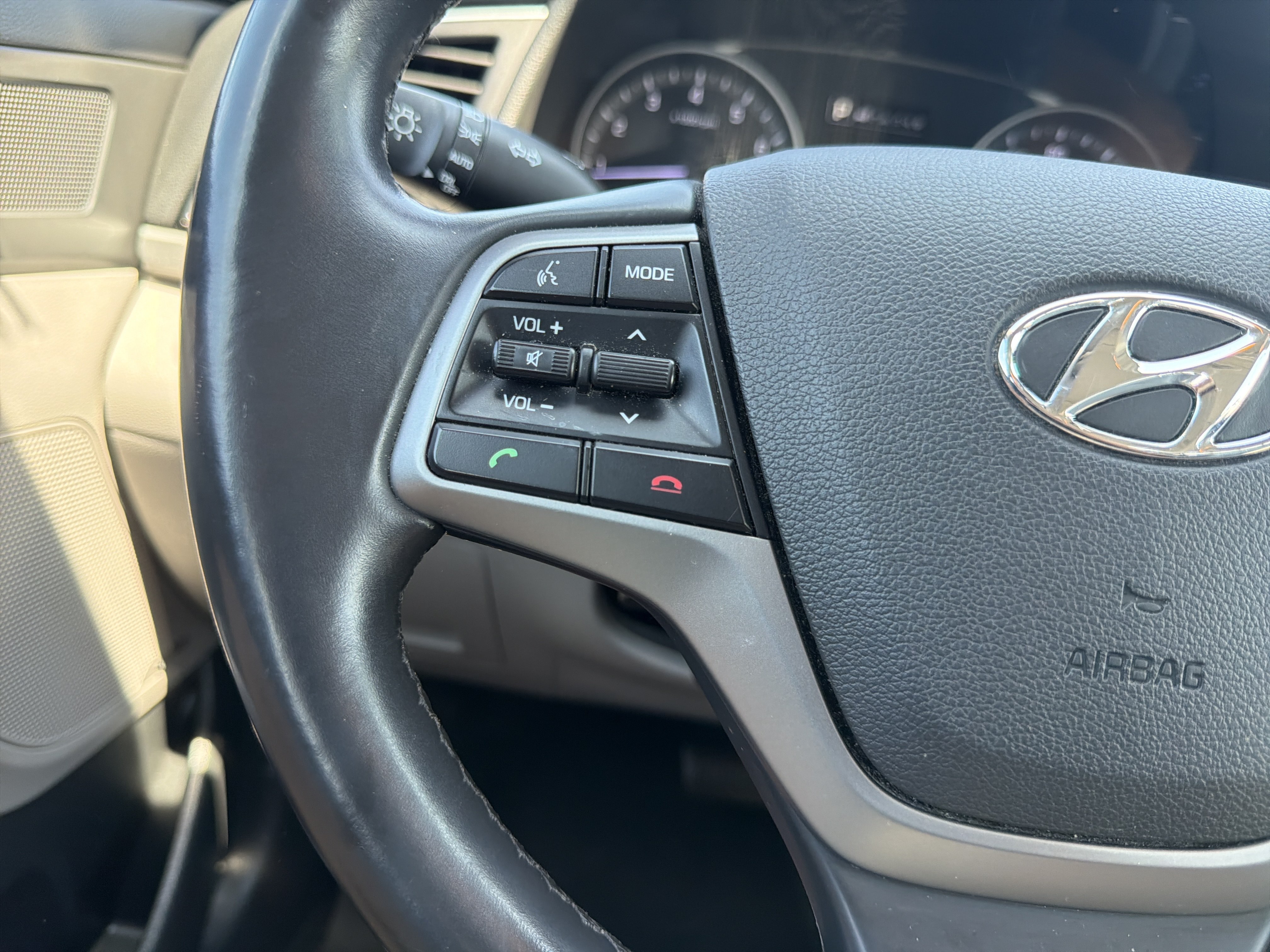 Used 2018 Hyundai Elantra Limited w/ Limited Ultimate Package 02 FWD image 18