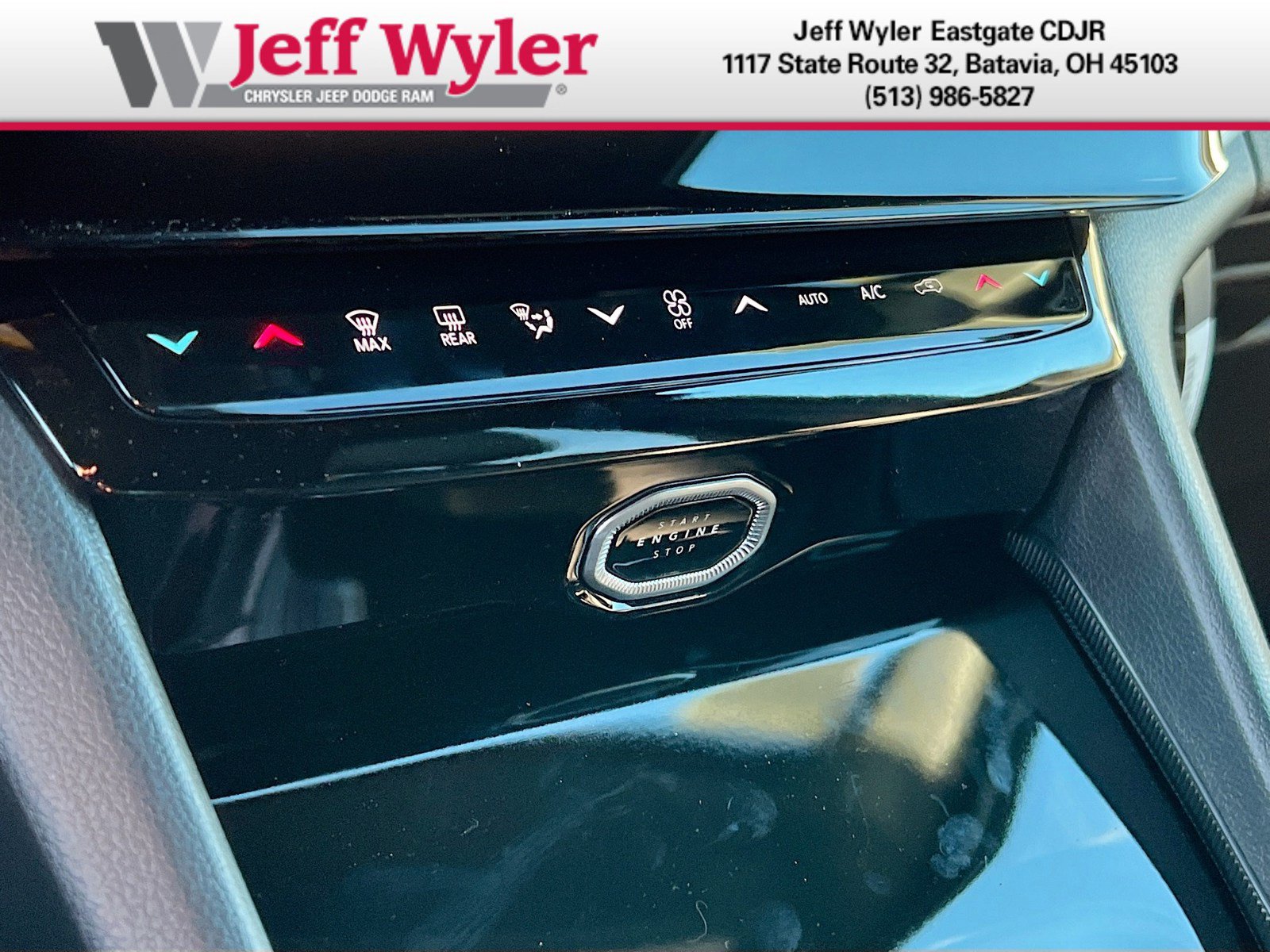 New 2026 Jeep Grand Cherokee Limited w/ Limited Altitude Package AWD/4WD image 11