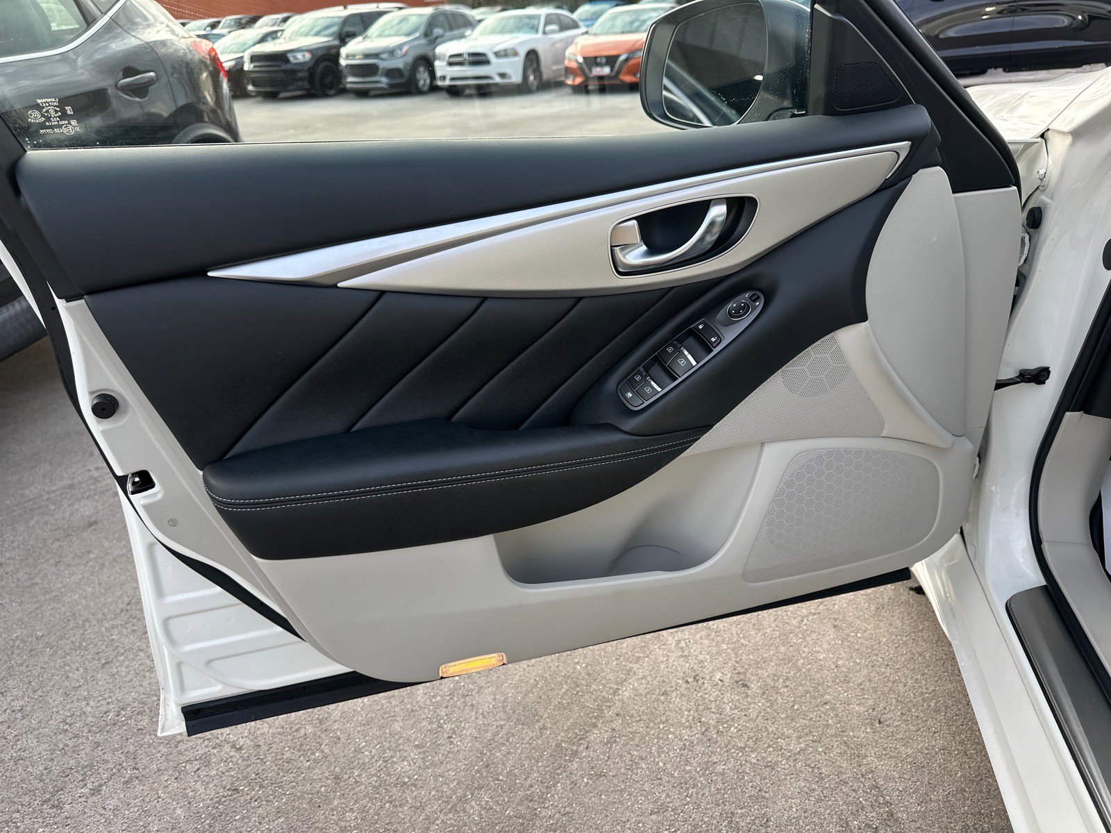 Used 2019 INFINITI Q50 Luxe w/ Essential Package (3.0T Luxe) image 18